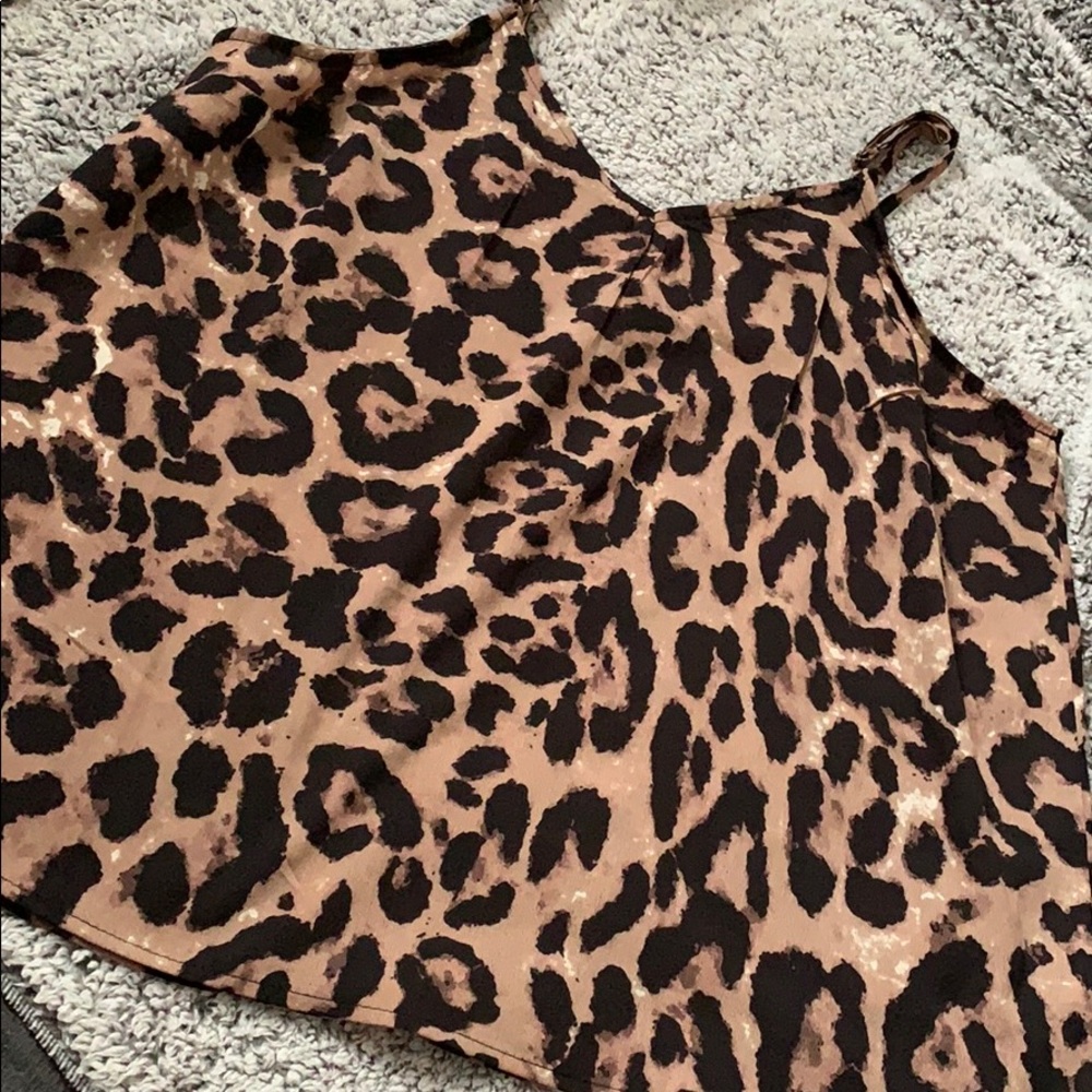✨ Animal print tank top